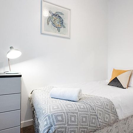 Parking, Smart Tv'S In All Rooms! Swansea Exterior foto