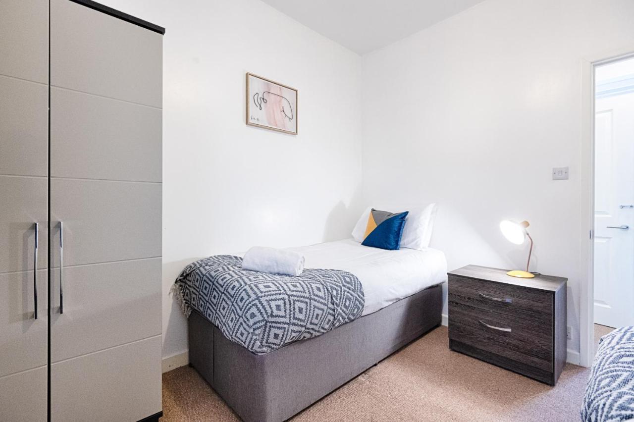 Parking, Smart Tv'S In All Rooms! Swansea Exterior foto